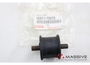 toyota 1237113070 Опора Двигателя 12371-13070