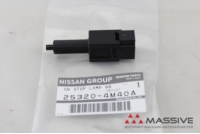 NISSAN 253204M40A