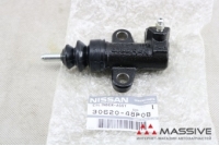 NISSAN 3062048P0B